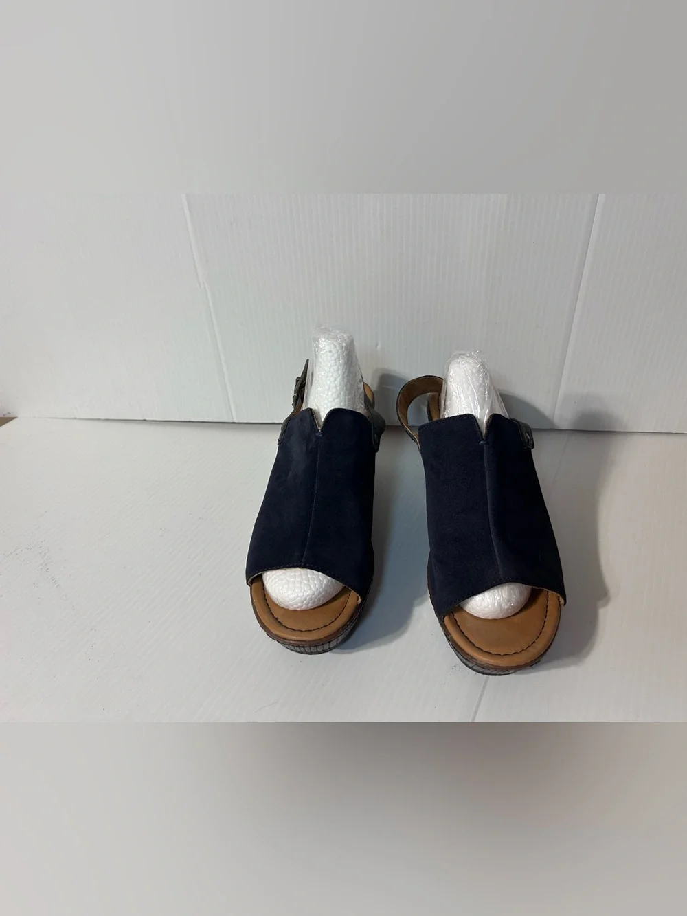 B.o.c. Navy leather wedge sandals women size 10 M